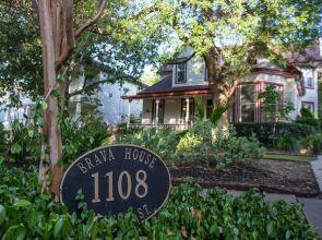 Brava House Bed and Breakfast
