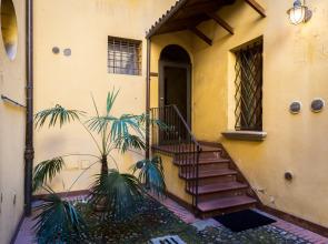 Piazza Maggiore Duplex Apartment by Wonderful Italy