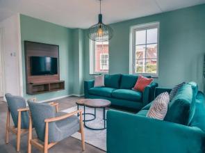 Sustainable Water Villa With Dishwasher, by a Lake