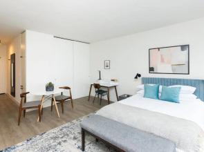 21 East - Chic DT Apts with Rooftop by Zencity