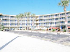 Outrigger Beach Club