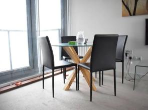 Modern 2 Bedroom Flat With Balcony in East India