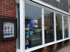 Bearskin Neck Motor Lodge