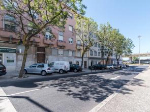 Charming 2 Bedroom Apartment at Restelo