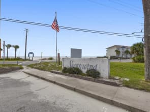 Southwind by Book That Condo