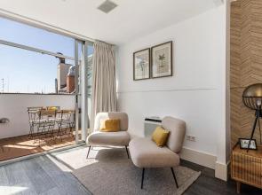 BNBHolder Luxury Triplex CHAMBERI