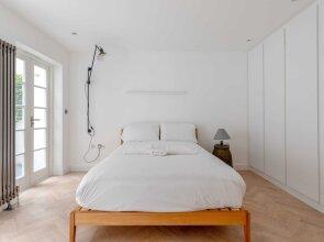 Sleek & Stylish 2BD Flat - Warren Street