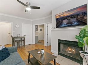 Lively Rejuvenating 1BR Apt in Lake View