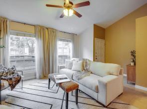 College Station Gem w/ Pool Access Near University