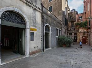 Palazzina Canal - Experience and Enjoy 5 Elegant Bedrooms