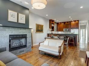 Spacious & Elegant Old Town Duplex by AllSet Turnover