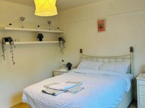 Immaculate 3-bed Apartment in London