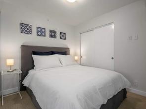 Sterling Suites - Yaletown