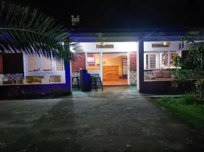 Colibri Taverne & Guest House