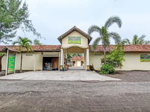 Hotel O Sari Laut