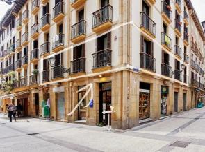 8 balconies Heart of the old town