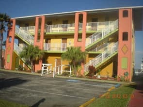 Beach House Motel
