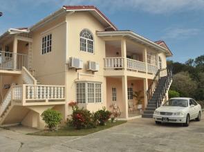 Len & Leona Holiday Hideout