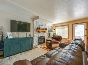 Walk to Giant Steps: Mtn Retreat w/ Hot Tub Access