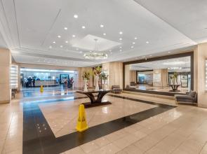 Chic Bayfront Condo With Stunning View