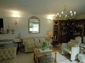 Holiday House With Swimming Pool Near the Beautiful City of Aix-en-provence