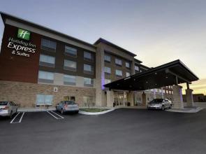 Holiday Inn Express & Suites DETROIT NORTHWEST - LIVONIA