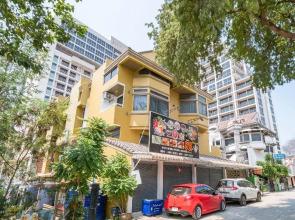 Oyo 648 Ake Apartment