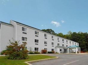 Holiday Inn Express & Suites Pittsfield-Lenox-Berkshires by IHG
