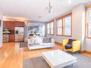 Huge 2 BR Apt in Heart of North End by Domio