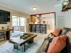 Hot Tub + Outdoor Kitchen: Stylish Home in Bryan