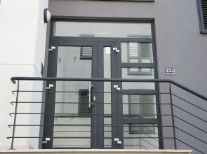 Topfloor Comfortable Luxury Apartment With Private Balcony,free Garage and Wi-fi