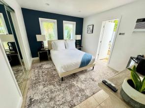 Islands Inn on the Drive - Sunshine 2BD Suite - A0