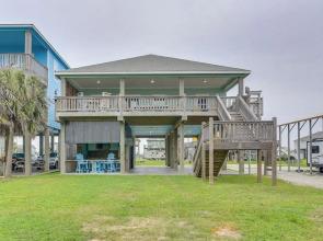 Modern Crystal Beach Escape - 225 Feet to Shore!