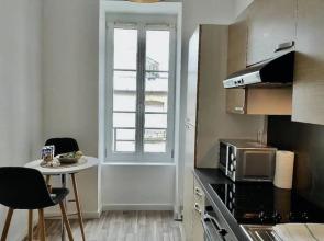 LAENNEC/ apprt 1 ch chaleureux/ proche centre-ville/ bus et tram à côté/ Saint-Martin