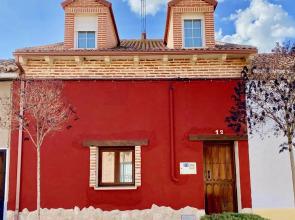 La Parada de Jimena-Casa rústica rodeada de bodegas en Rueda