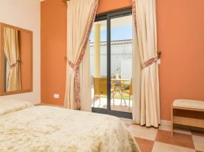 Estudios Montinhos Da Luz by Seewest