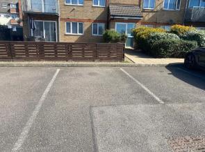 Luxury 2 bedrooms fully equipped Apartment with garden, Free Parking, Free Wifi & Netflix