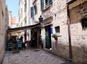 Apartments & Rooms Lejletul