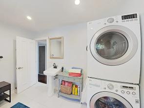 Upscale Coastal - Pool, Patio, Walk To Dining 3 Bedroom Home