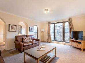 Historic City Centre Apt with Free Secure Parking