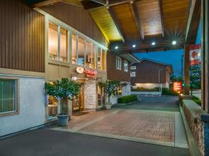 Econo Lodge Inn & Suites