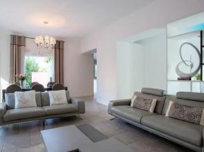 Squarebreak - Villa with Pool