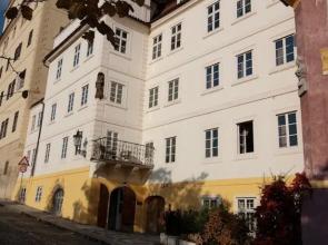 Golden Apple Apartments