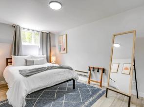 Seattle Garden Apt: Walk to Water & Amenities!