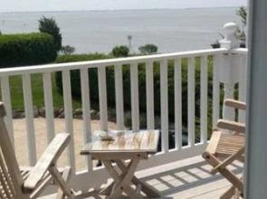 Seatuck Cove House Waterfront B&B