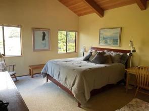 Viglione Fireplace, Hot Tub, & Ocean Views