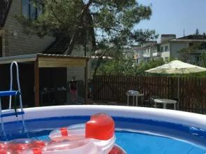 Guest house on pereulok Pionerskiy 4V