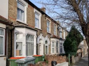 Coronation Road - Deluxe En Suite Room