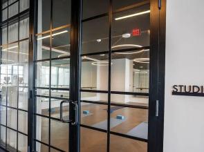 Apartment in New Luxury Condo Downtown