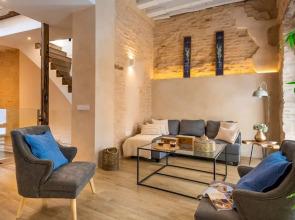 Amazing 4 Bedrooms House With Private Terrace in Prime Location. Sol